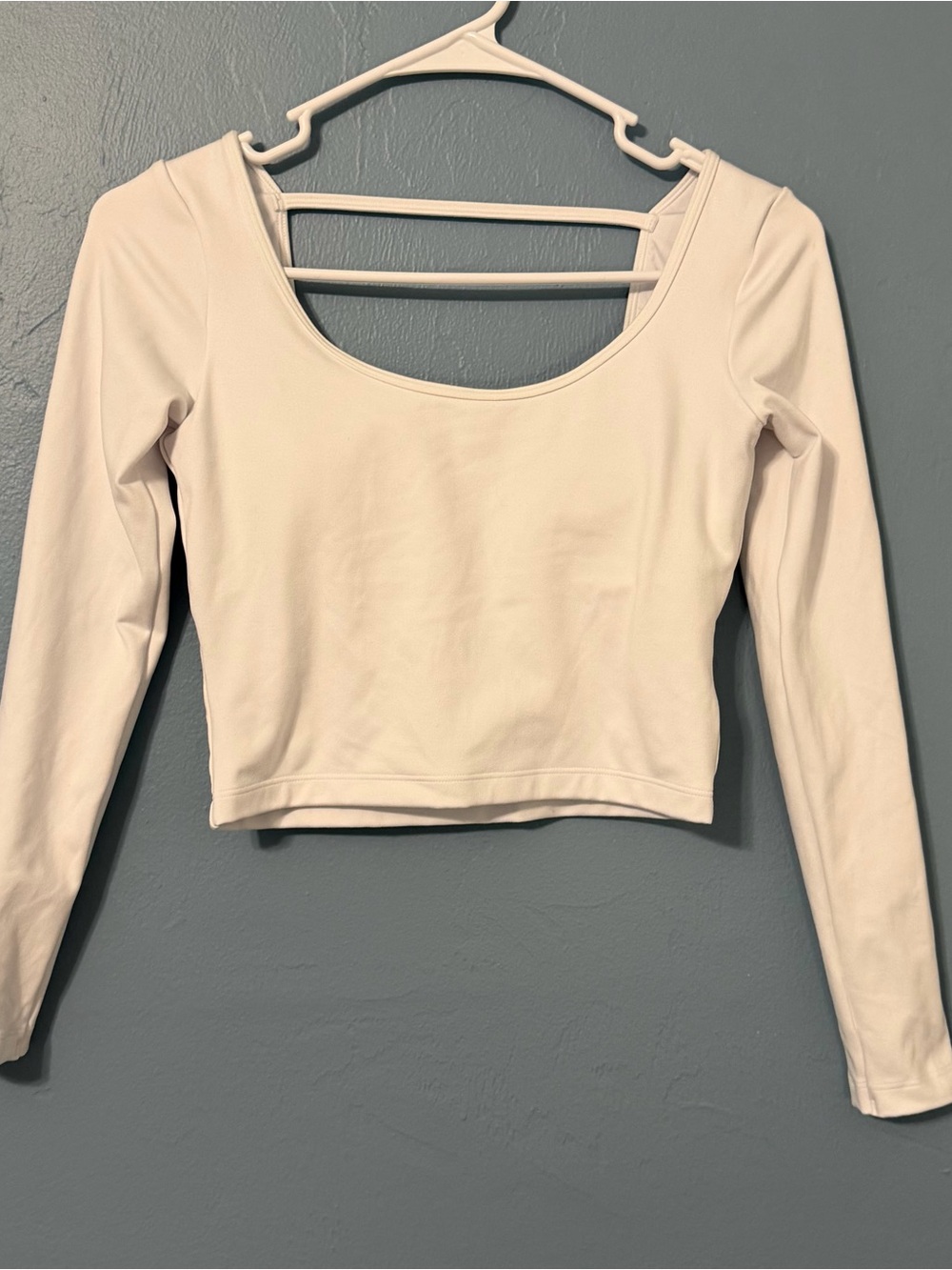 Golly Hicks Women’s Long Sleeve Scoop Neck athletic top - White